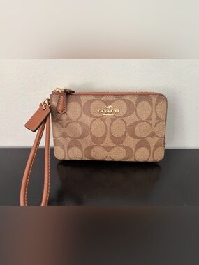 COACH Double Corner Zip Wristlet ~ Khaki Signature Logo Coated Canvas/ Leather